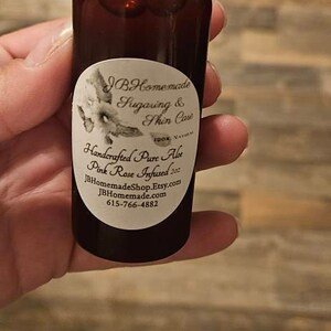 Review of Radiant Rose Glow: Pure Aloe Vera Infused with Pink Rose Petals 2 oz bottle All Skin Types Fragrance Free Alcohol Free Hydrating by Stevie