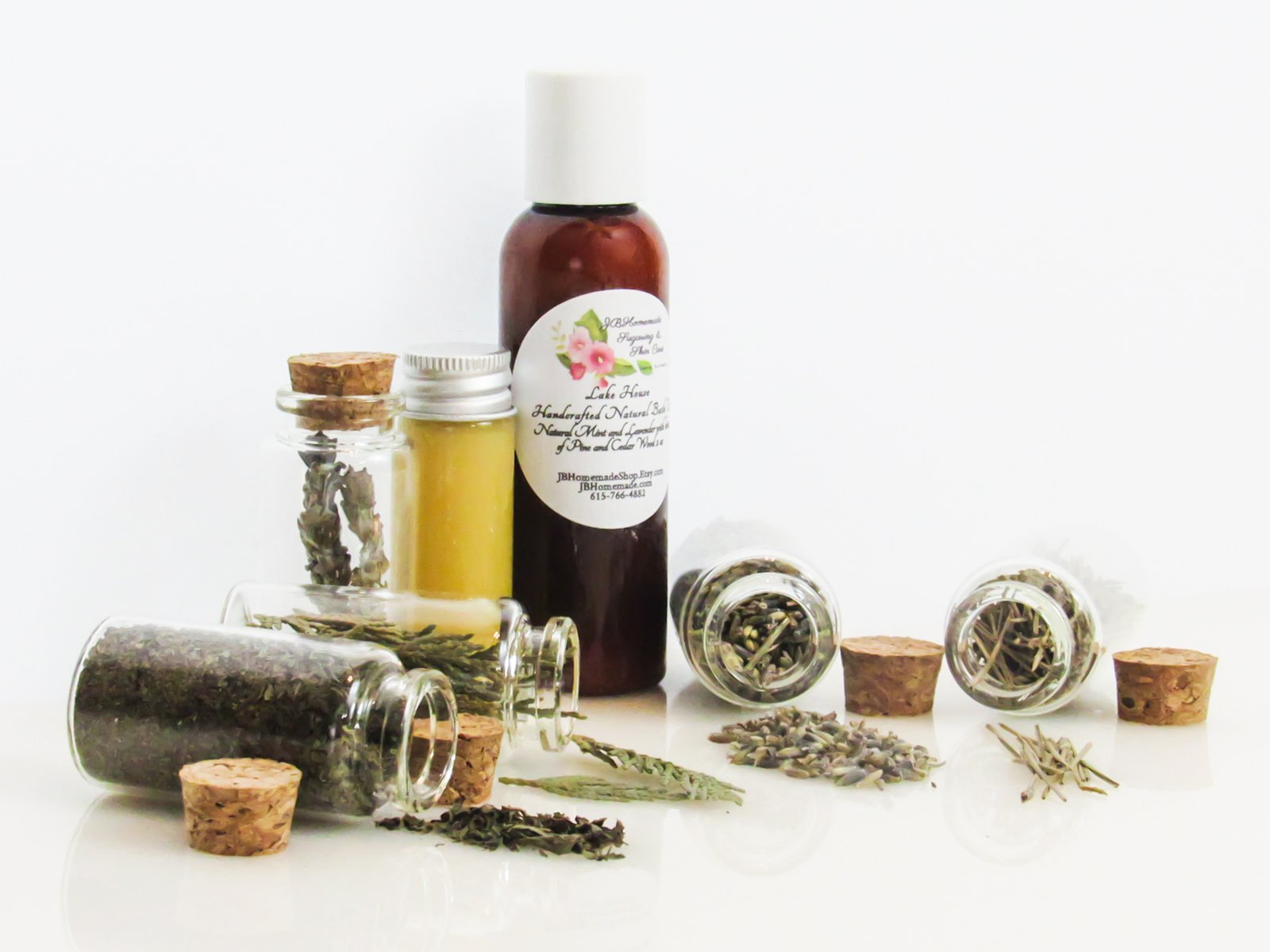 Lake House Bath Oil for Men with Pine, Cedar wood, Lavender, Spearmint | 2 oz - Image 2